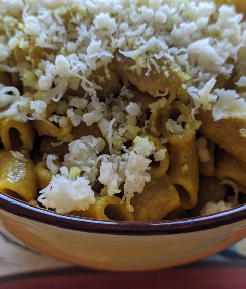 Makaroni od spelte s Green Vie sirevima